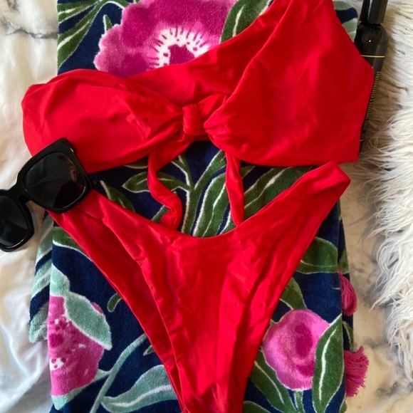 BNWT! Gorgeous red one shoulder bikini set!! ๐๐ - Picture 2 of 5